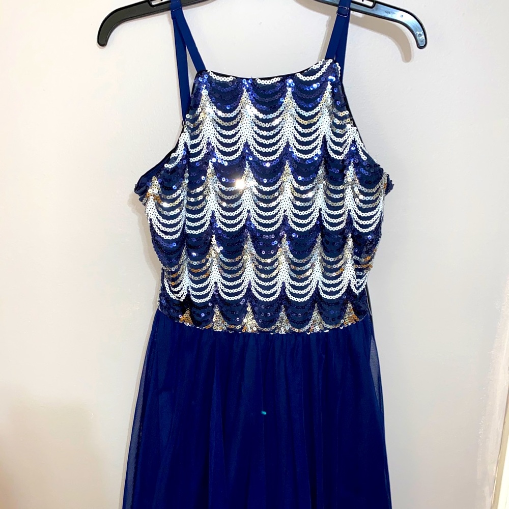 (NWT) short blue & silver sequin formal dress